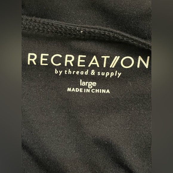 RECREATION by thread & supply Classic Black Sports Bra Large - Picture 5 of 6